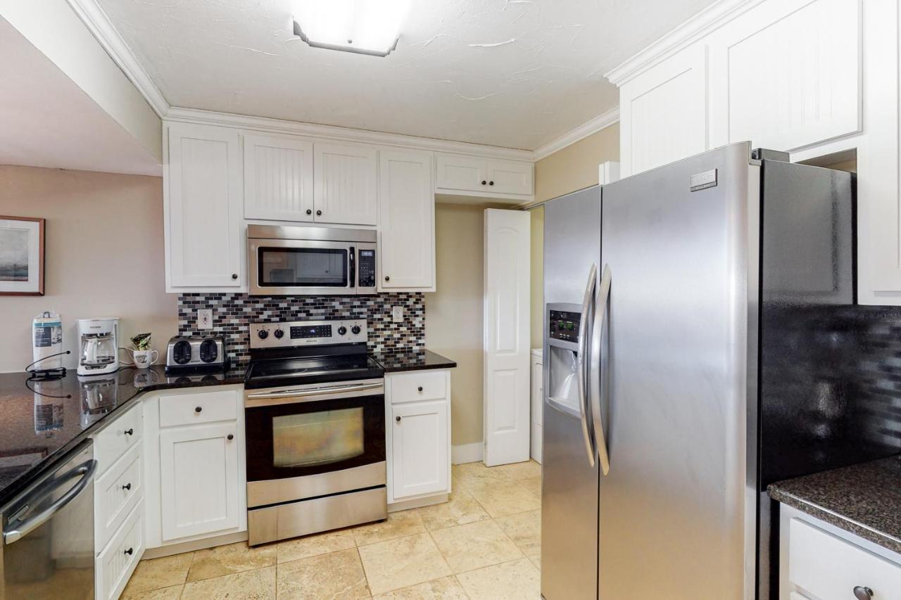 Emerald Towers Destin Room photo