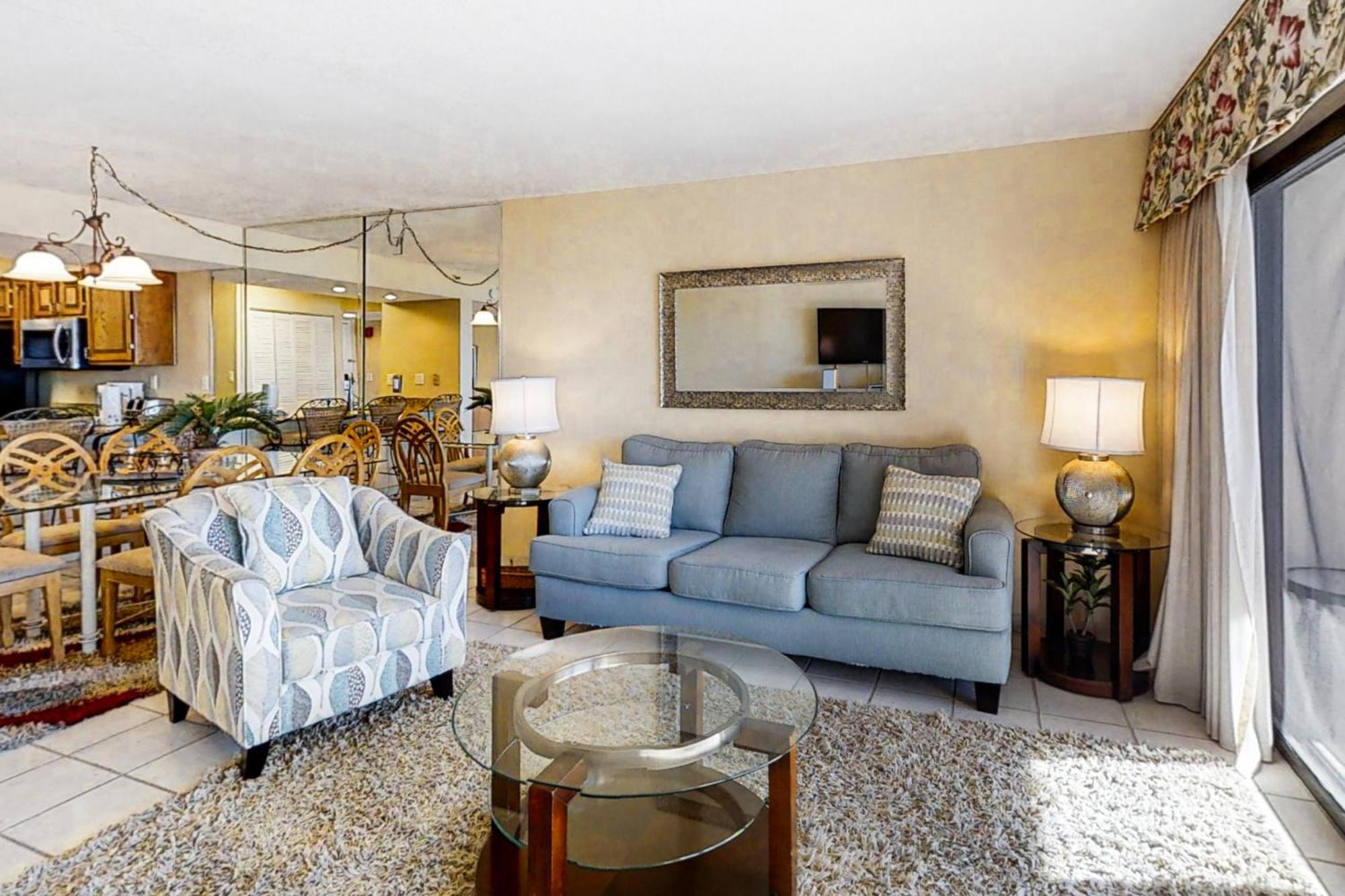 Emerald Towers Destin Room photo