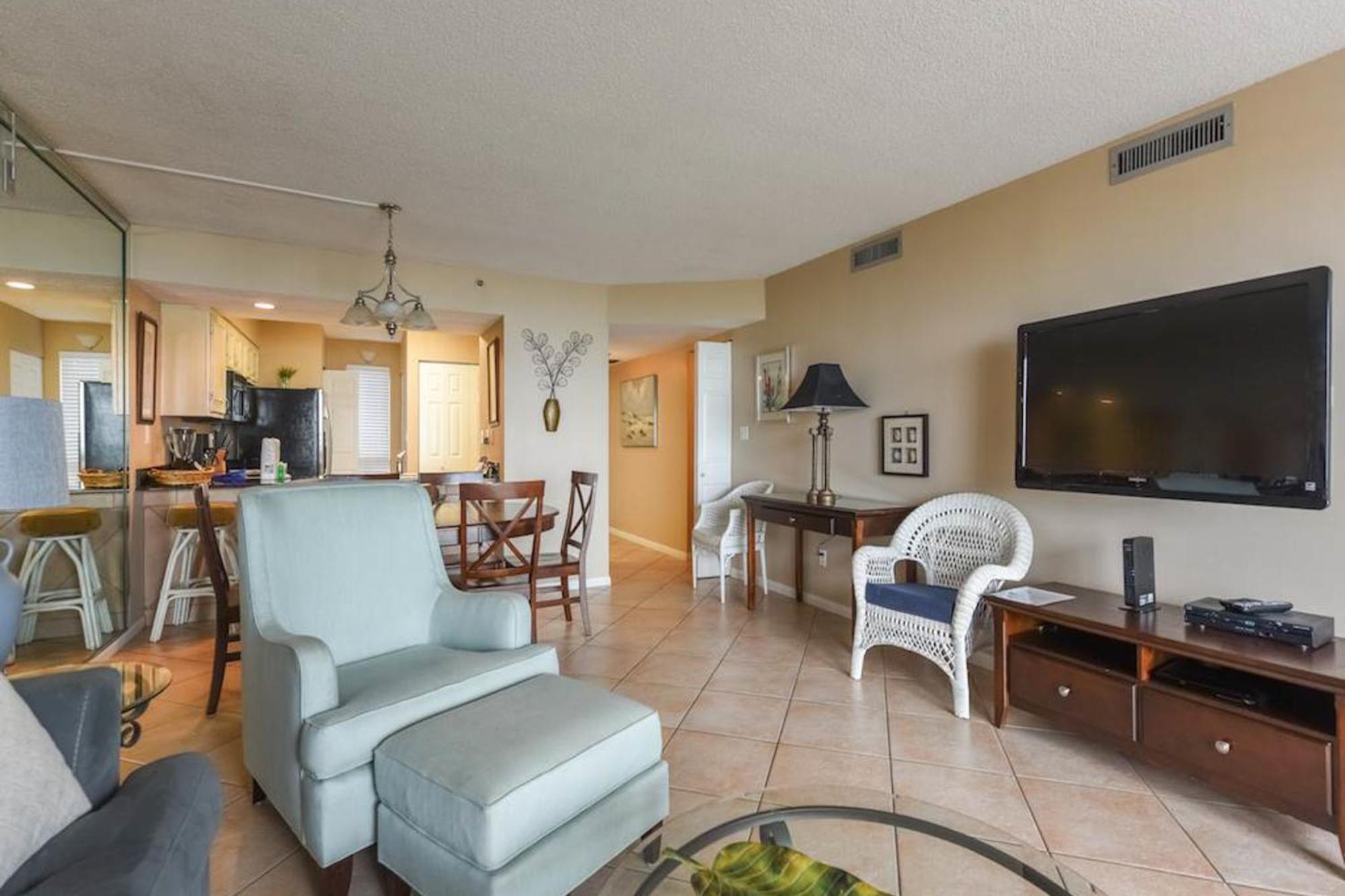 Emerald Towers Destin Room photo