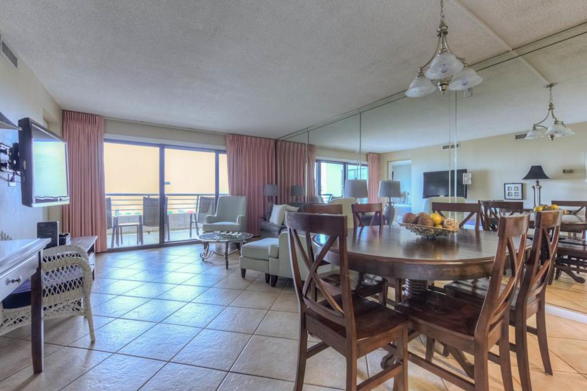 Emerald Towers Destin Room photo
